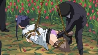  【中文字幕】踩在处女和成熟的妻子身上！ 